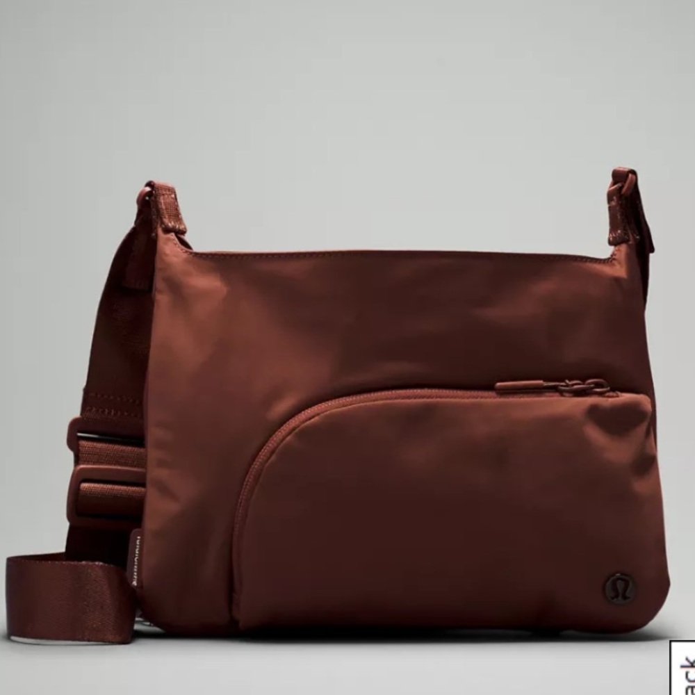 NWT Lululemon Athletica 2-in-1 Crossbody Yoga Mat Bag